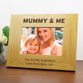 Engraved Mummy and Me 6x4 Inch Oak Finish Photo Frame